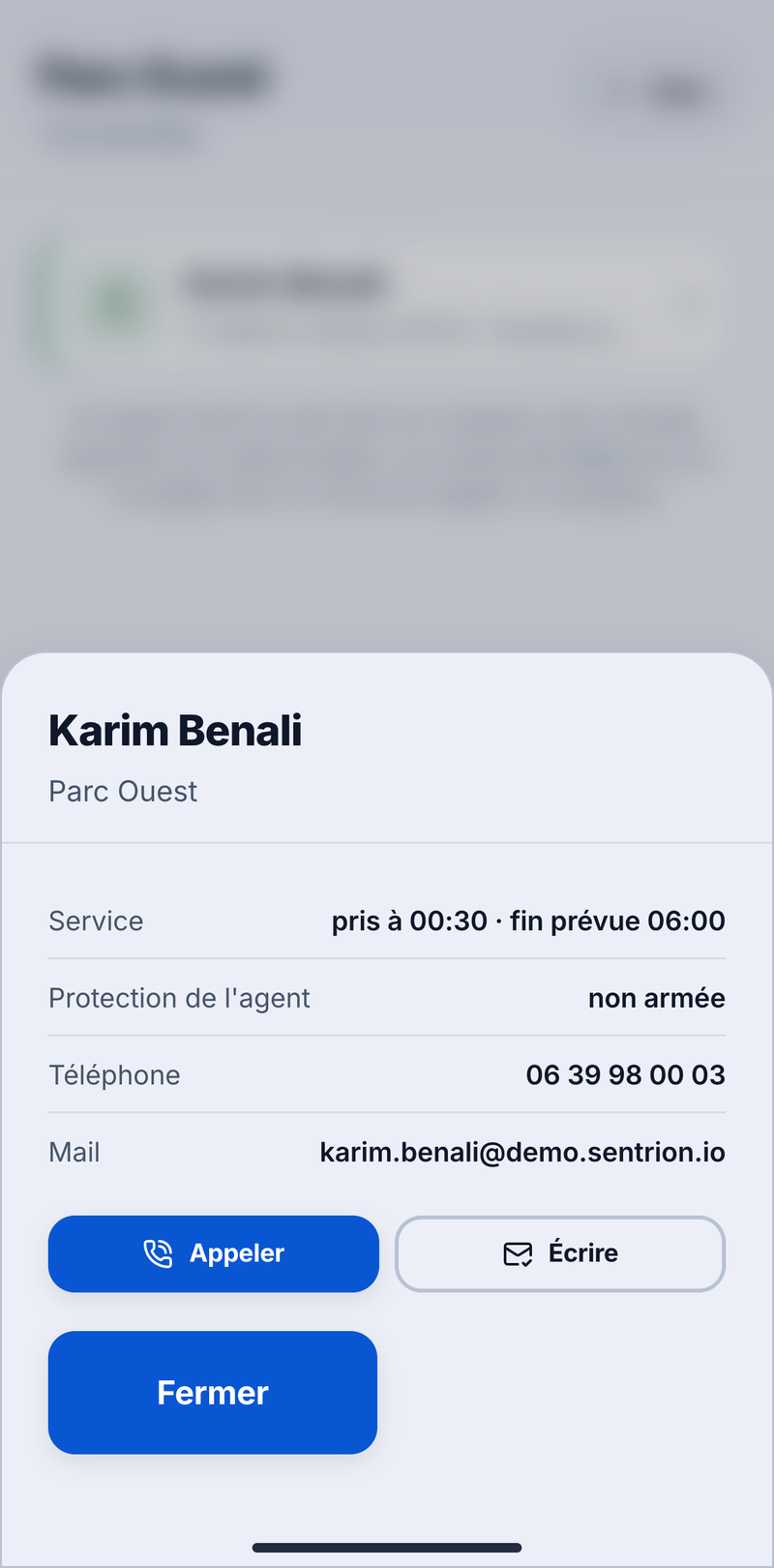 Fiche d'un agent en service ouverte par le responsable : prise de service, fin prévue, protection de l'agent, coordonnées et boutons Appeler et Écrire